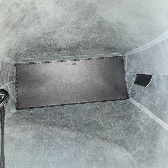 Balenciaga - Picture 12 of 12